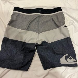 Quicksilver mens swim trunks
